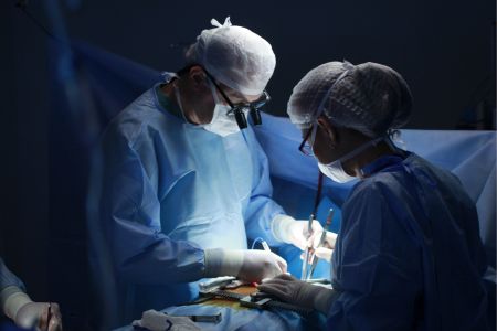 Come scegliere il professionista giusto in medicina e chirurgia estetica? Ecco la risposta