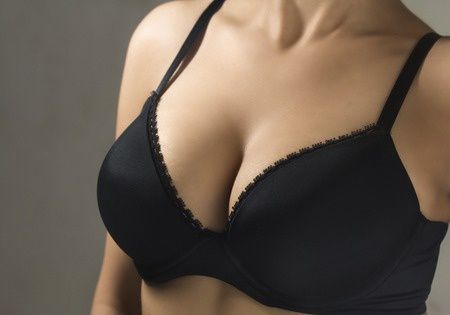 Il lifting del seno: la mastopessi