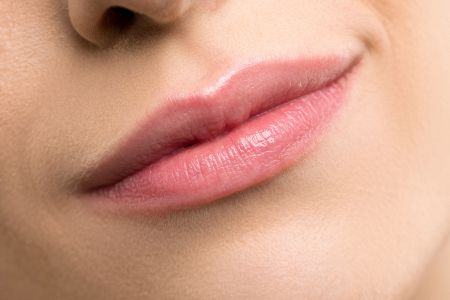 Rimozione sicura del silicone dalle labbra: un aspetto naturale con la chirurgia plastica